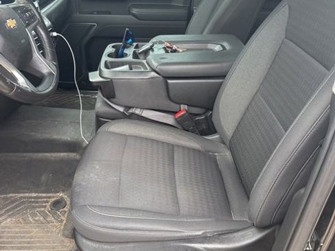 Used 2022 Chevrolet Silverado 1500 LT image 2
