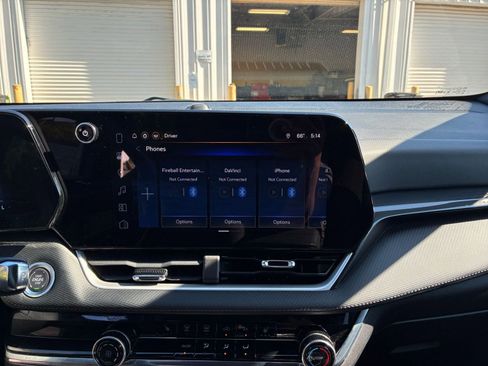 Used 2025 Chevrolet Equinox LT FWD image 17
