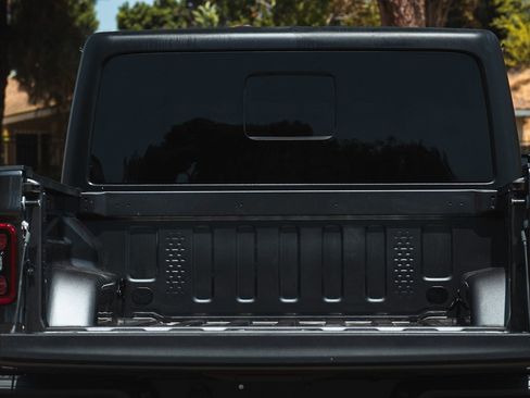 Used 2024 Jeep Gladiator Sport image 14