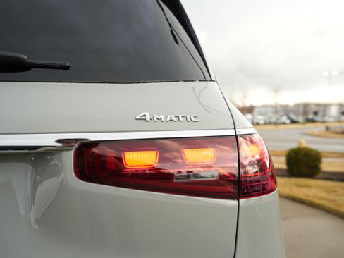 New 2026 Mercedes-Benz GLS 450 4MATIC image 16