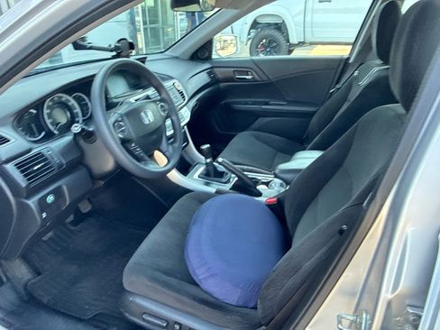 Used 2013 Honda Accord EX image 2