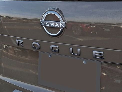 New 2025 Nissan Rogue SL w/ Tech Package image 7