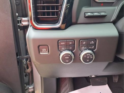 Used 2024 GMC Sierra 1500 Denali AWD/4WD image 19