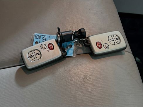 Used 2009 Toyota Venza image 36