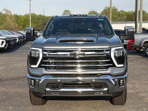 New 2026 Chevrolet Silverado 2500 LTZ w/ LTZ Premium Package AWD/4WD image 2