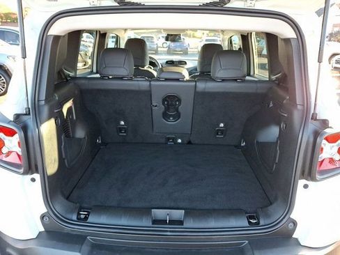 Certified 2022 Jeep Renegade Limited image 34