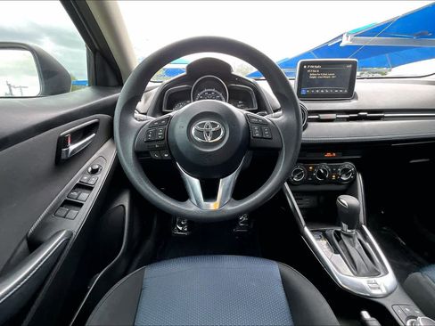 Used 2017 Toyota Yaris iA image 6