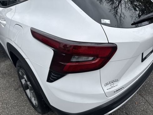 Used 2024 Chevrolet Trax LT w/ Driver Confidence Package image 32