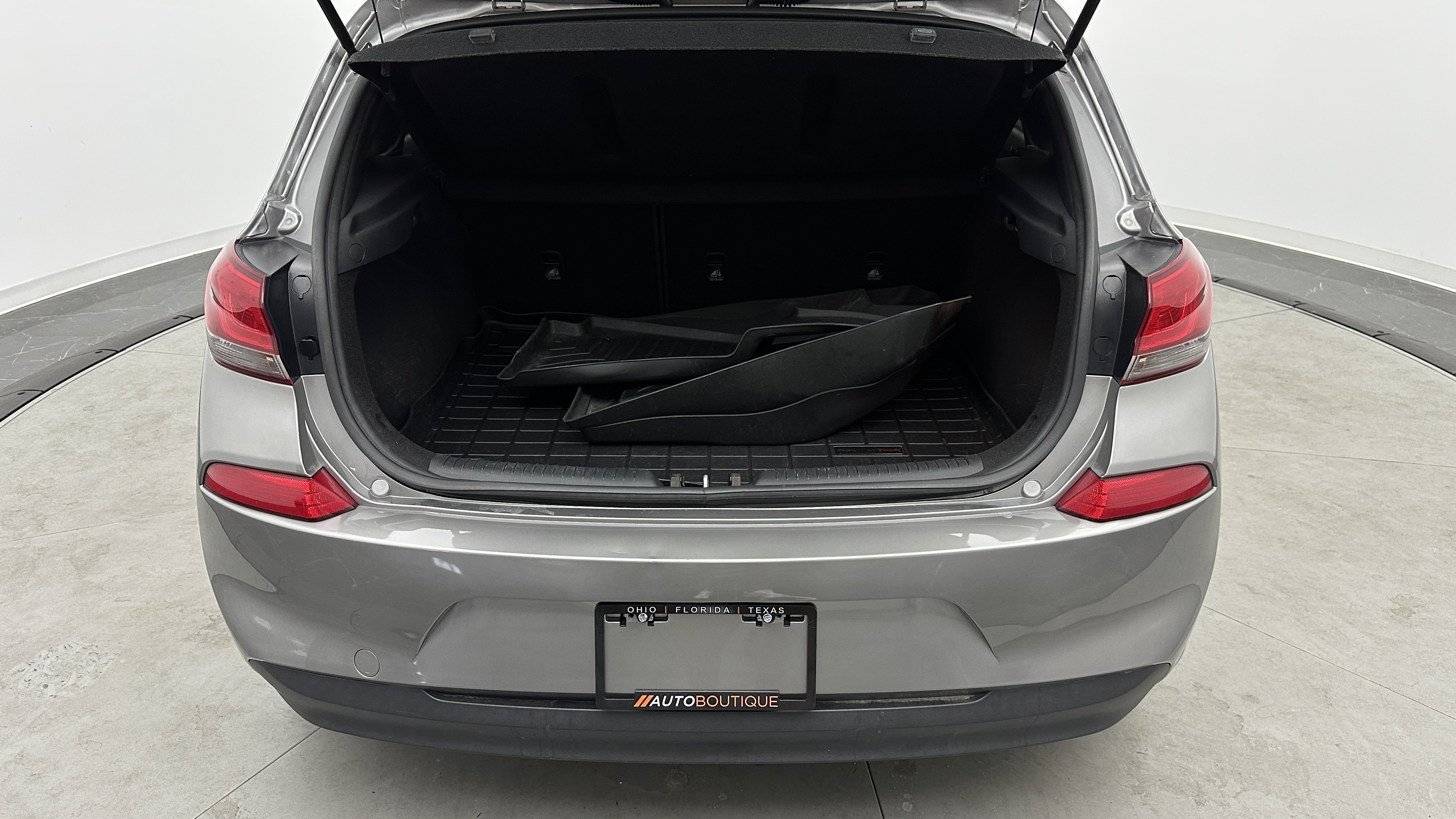 Used 2020 Hyundai Elantra GT FWD image 28