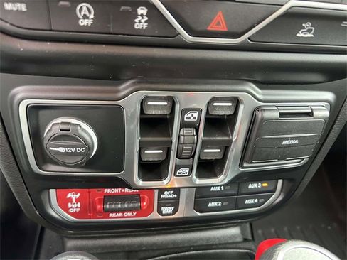 Used 2022 Jeep Wrangler Unlimited Rubicon w/ Xtreme Recon 35" Tire Package image 33