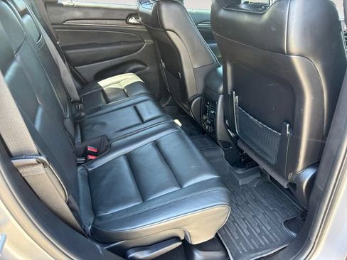 Used 2021 Jeep Grand Cherokee High Altitude AWD/4WD image 13