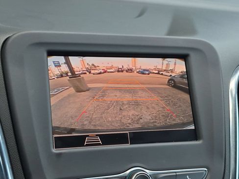 Used 2023 Chevrolet Equinox LT w/ Driver Convenience Package FWD image 19
