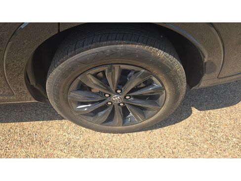 Used 2025 Buick Envista Sport Touring w/ Convenience II Package FWD image 10