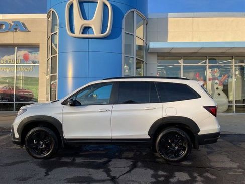 Used 2022 Honda Pilot TrailSport image 2