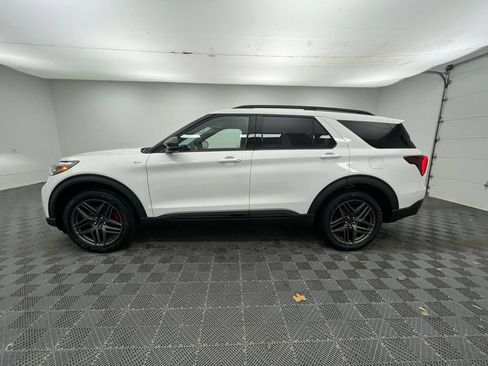 New 2026 Ford Explorer ST-Line w/ ST-Line Street Pack AWD/4WD image 15