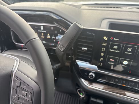 New 2026 GMC Sierra 1500 Elevation image 23