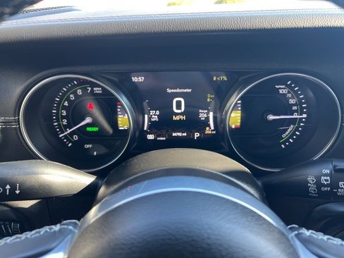 Used 2022 Jeep Wrangler Unlimited Sahara w/ Cold Weather Group image 19