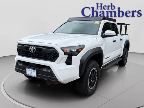 Used 2025 Toyota Tacoma TRD Off-Road AWD/4WD image 9