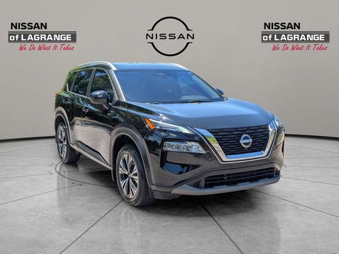 Used 2023 Nissan Rogue SV w/ SV Premium B Package FWD image 3