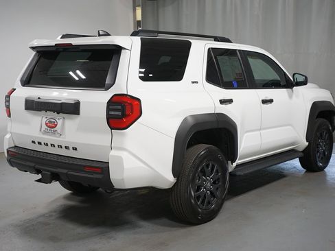 Certified 2025 Toyota 4Runner SR5 AWD/4WD image 8