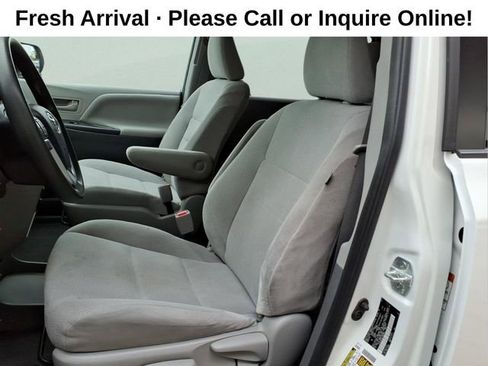 Used 2020 Toyota Sienna L FWD image 12