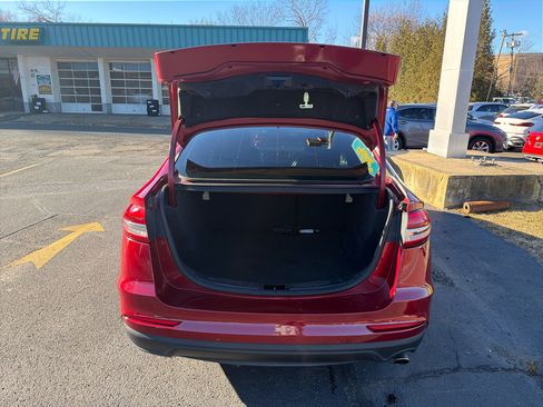 Used 2019 Ford Fusion SE w/ Equipment Group 151A image 11