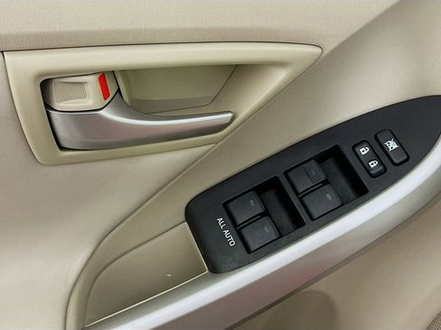 Used 2013 Toyota Prius Four w/ Deluxe Solar Roof Pkg FWD image 15