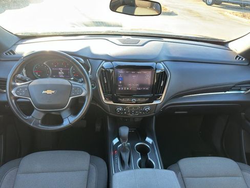 Used 2022 Chevrolet Traverse LT FWD image 9