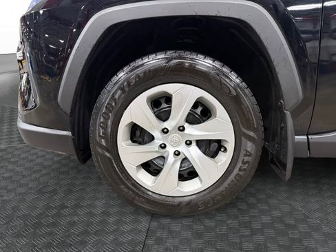 Used 2020 Toyota RAV4 LE w/ Carpet Mat Package FWD image 15