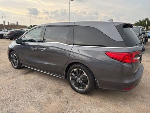 Used 2024 Honda Odyssey Elite image 3
