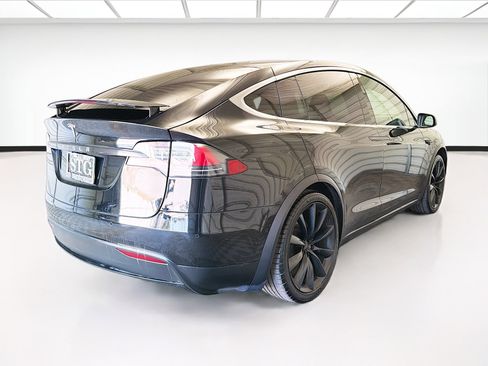 Used 2018 Tesla Model X AWD/4WD image 16
