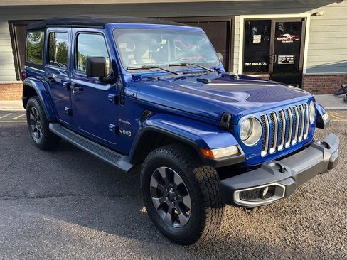 Used 2018 Jeep Wrangler Unlimited Sahara AWD/4WD image 3