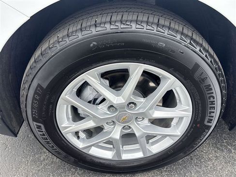 Certified 2024 Chevrolet Equinox LT w/ LPO, Floor Liner Package image 31