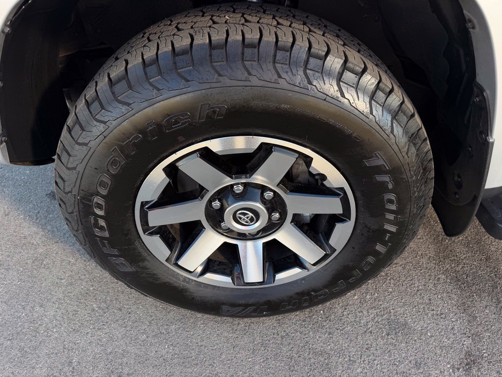 Used 2024 Toyota 4Runner TRD Off-Road Premium AWD/4WD image 9