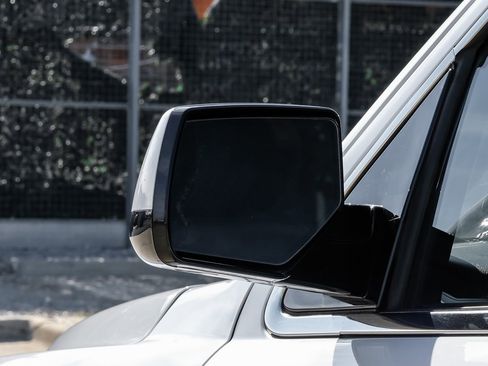 Used 2020 Chevrolet Suburban LT image 52