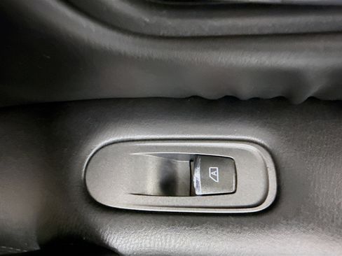 Used 2021 Nissan Armada SL w/ Captain's Chairs Package image 31