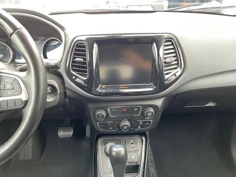 Used 2020 Jeep Compass Limited AWD/4WD image 21