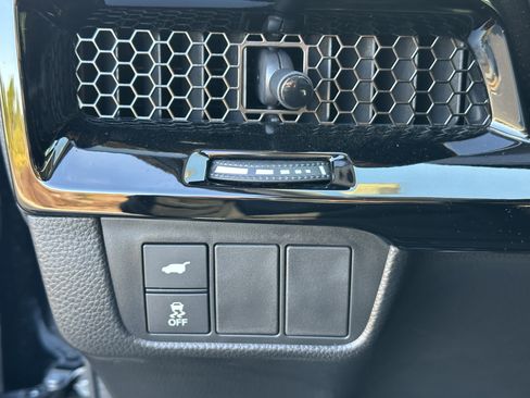 Used 2025 Honda CR-V EX-L image 18