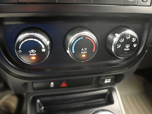 Used 2016 Jeep Compass Sport w/ Power Value Group image 15