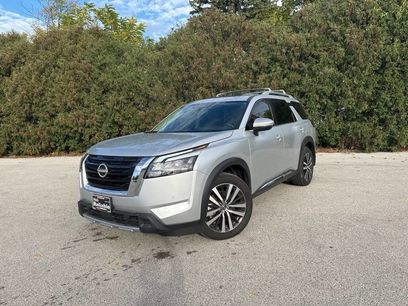 Used 2025 Nissan Pathfinder Platinum