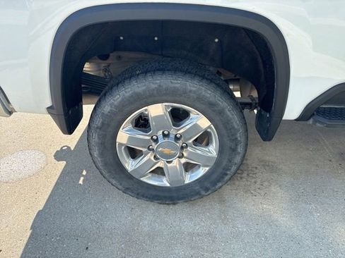 Used 2022 Chevrolet Silverado 2500 LTZ w/ LTZ Convenience Package AWD/4WD image 7