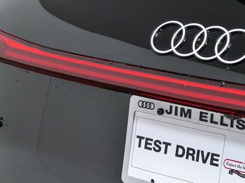 New 2025 Audi Q5 Premium Plus image 37