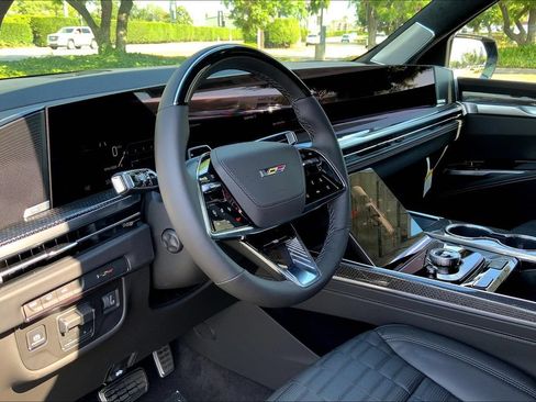 New 2026 Cadillac Escalade ESV V w/ LPO, ONYX Package AWD/4WD image 8