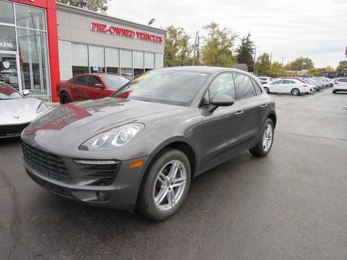 Used 2018 Porsche Macan image 2