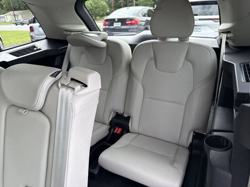 Used 2023 Volvo XC90 B6 Plus AWD/4WD image 12