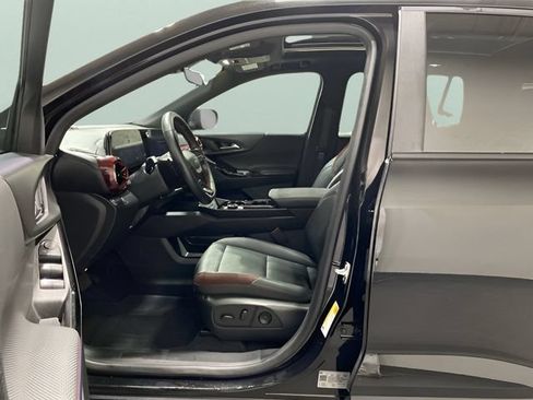 Used 2025 Chevrolet Equinox RS w/ Safety and Technology Package AWD/4WD image 11