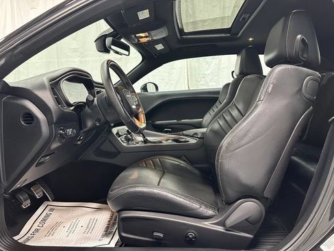 Used 2016 Dodge Challenger SRT Hellcat RWD image 14