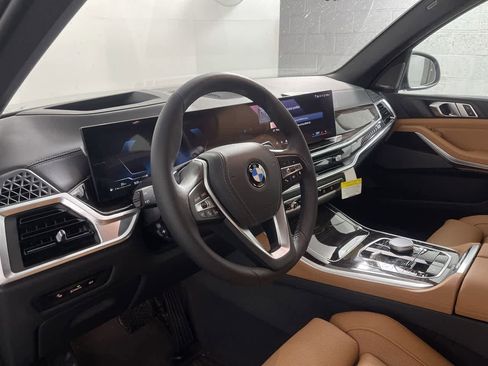 Used 2024 BMW X5 xDrive40i w/ Premium Package image 12