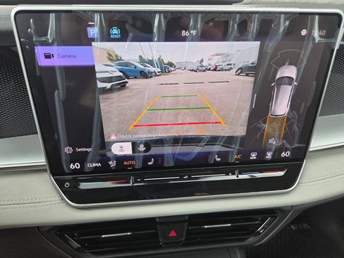 New 2026 Volkswagen Tiguan SE FWD image 16