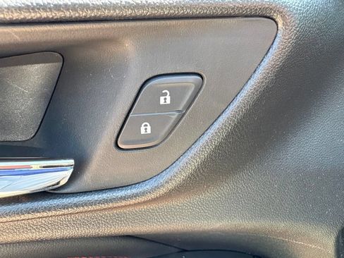 Certified 2024 Chevrolet Trax RS w/ Sunroof Package FWD image 14